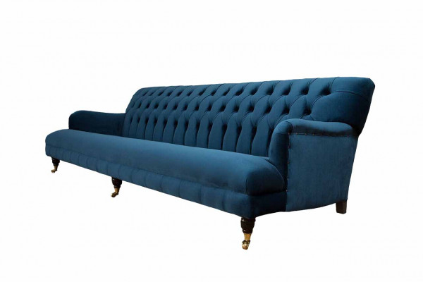 Luxuriöses Designersofa im Chesterfield-Stil mit vier Sitzplätzen in der Farbe Blau