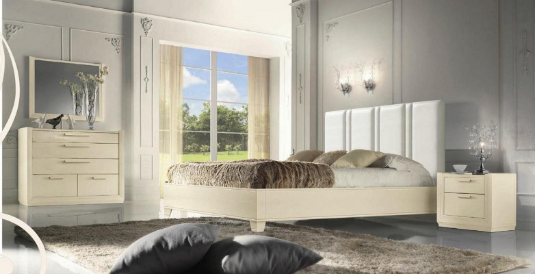 Garnitur Set Schlafzimmer Bett Nachttisch Kommode Spiegel Luxus Holz Design 5tlg