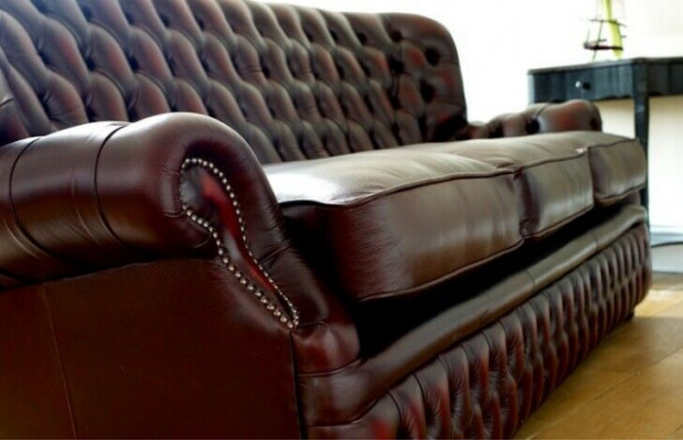 Brauner Chesterfield 3-Sitzer im Antik Stil Designer Wohnzimmer Couch